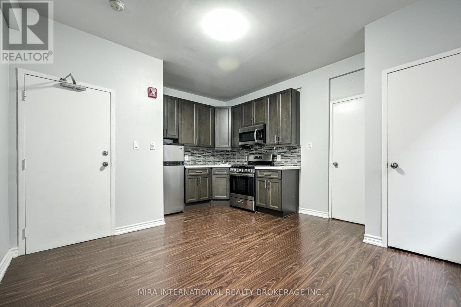 202 - 70 MELBOURNE AVENUE — photo 2