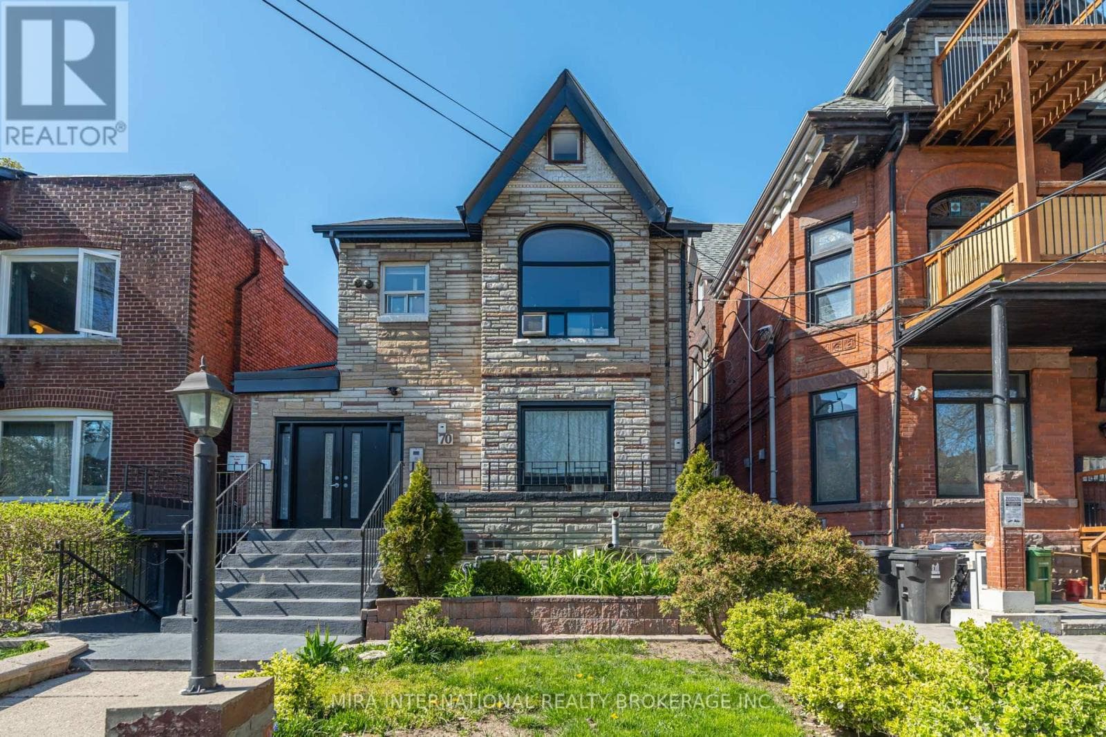 204 - 70 MELBOURNE AVENUE