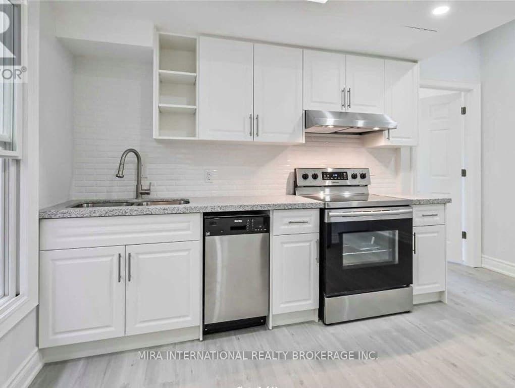 201 - 414 DUNDAS STREET E img-gallery1