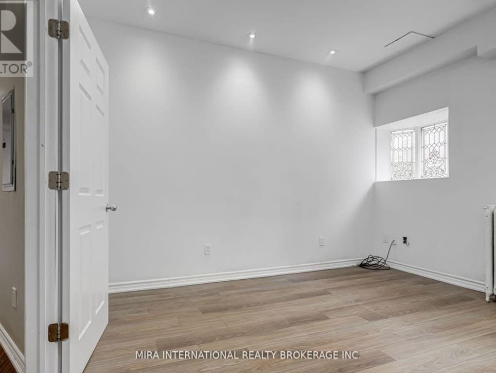 101 - 11 LAXTON AVENUE img-gallery7