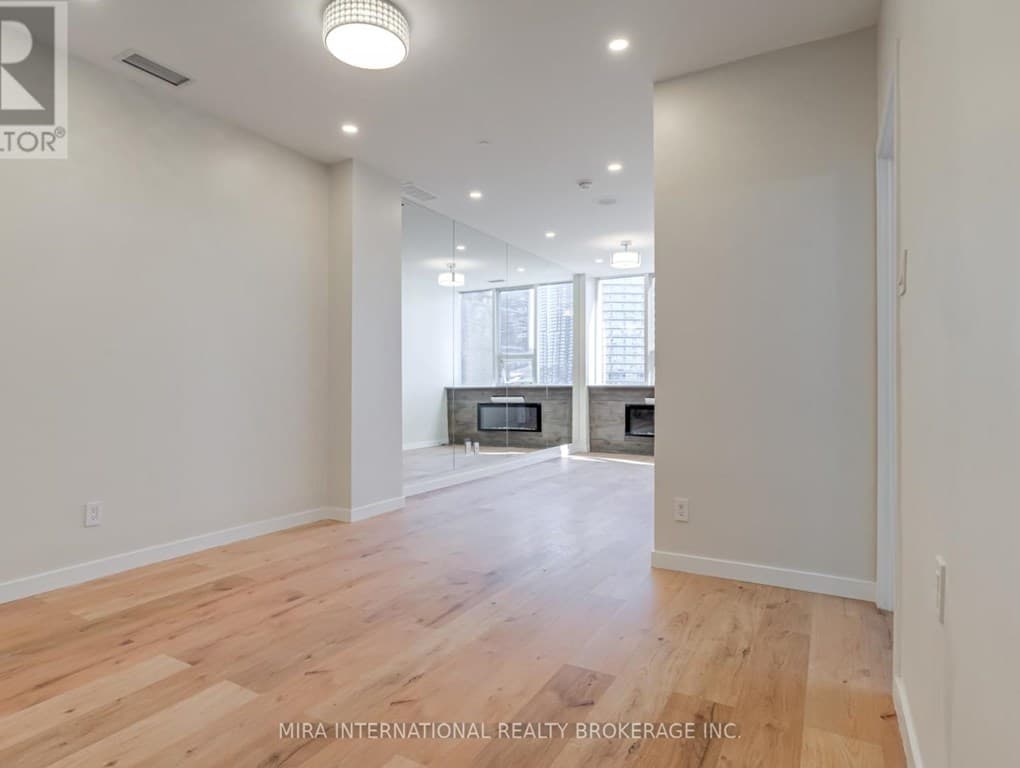 810 - 393 KING STREET W img-gallery3