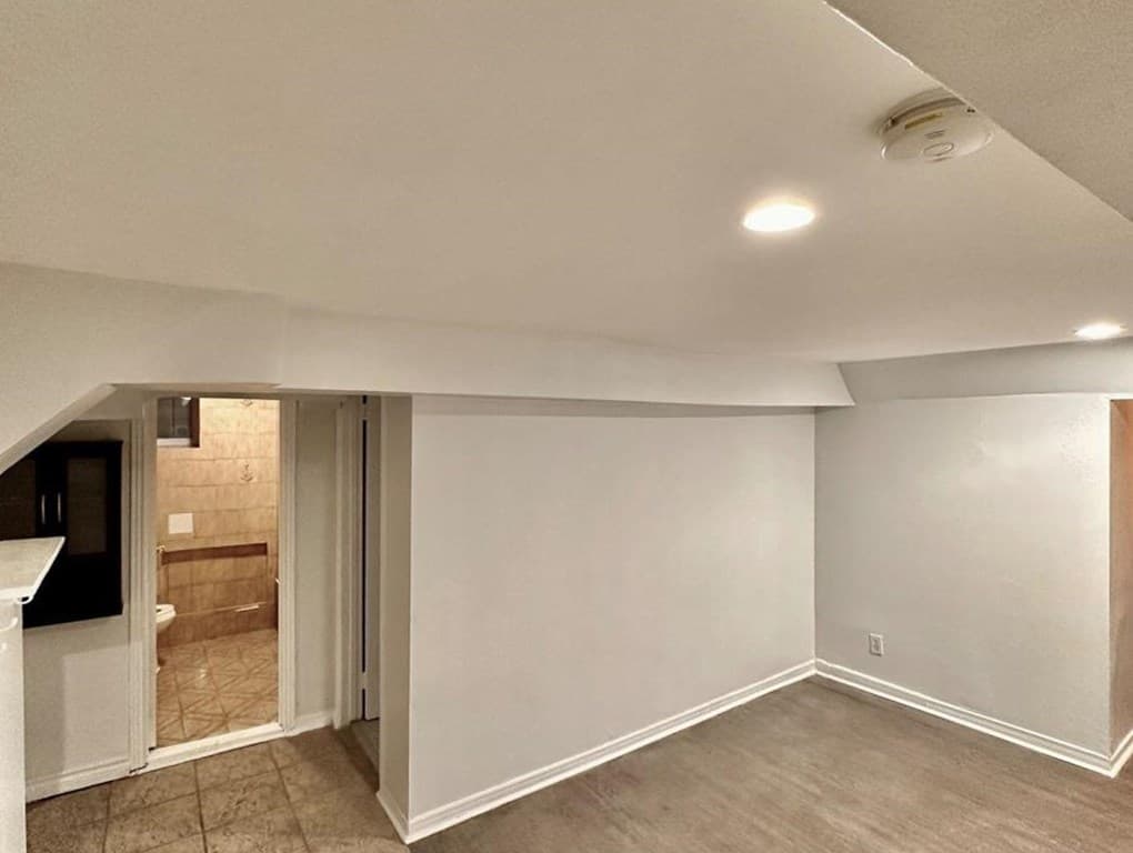 B2 - 60 BROCK AVENUE img-gallery8