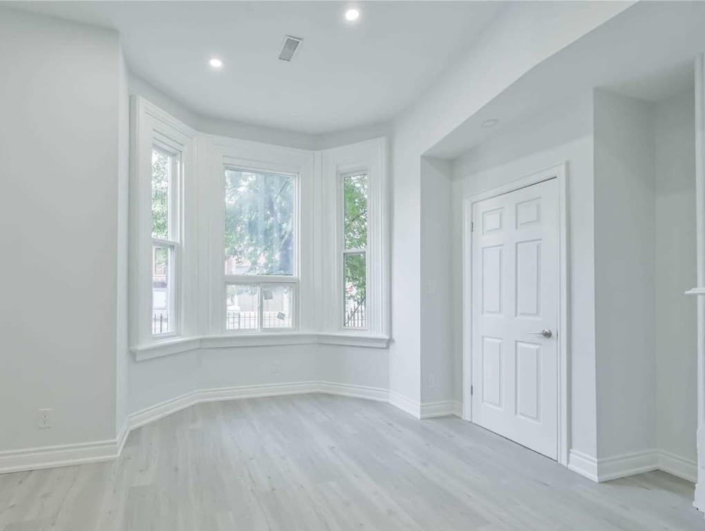 101 - 414 DUNDAS STREET E img-gallery7