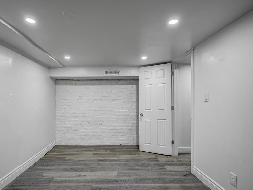 B2- 177 CARLTON STREET img-gallery7