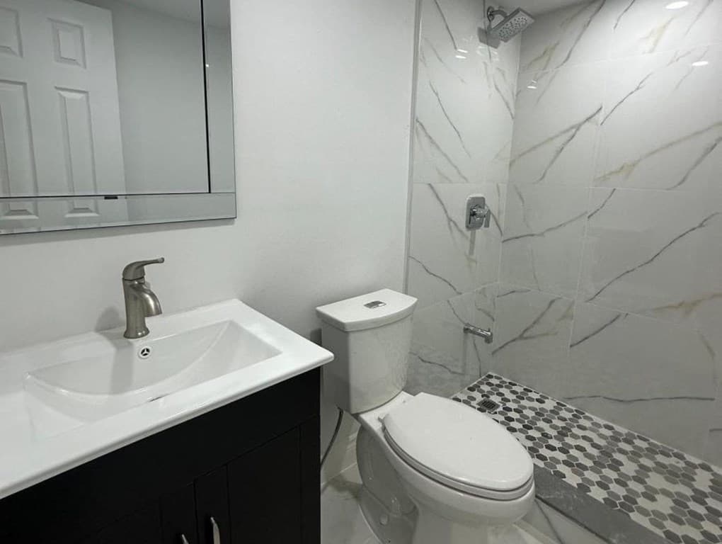 L4 - 180 SHERBOURNE STREET img-gallery1