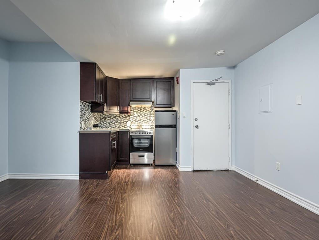 203 - 70 MELBOURNE AVENUE img-gallery1