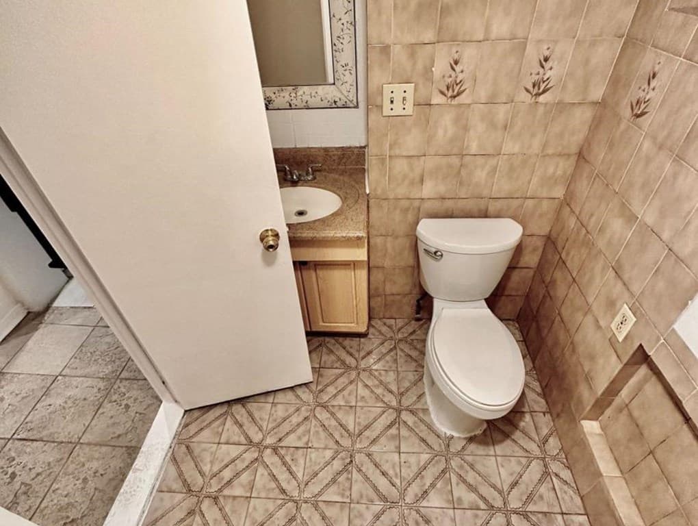 B2 - 60 BROCK AVENUE img-gallery9