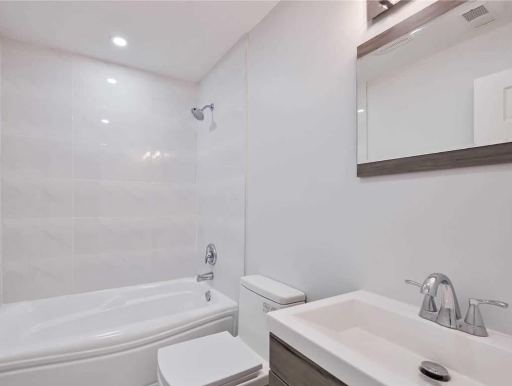 101 - 414 DUNDAS STREET E img-gallery8