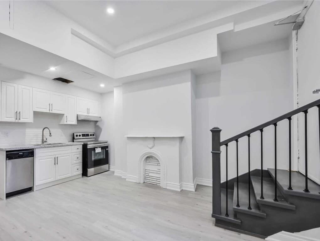 101 - 414 DUNDAS STREET E img-gallery2