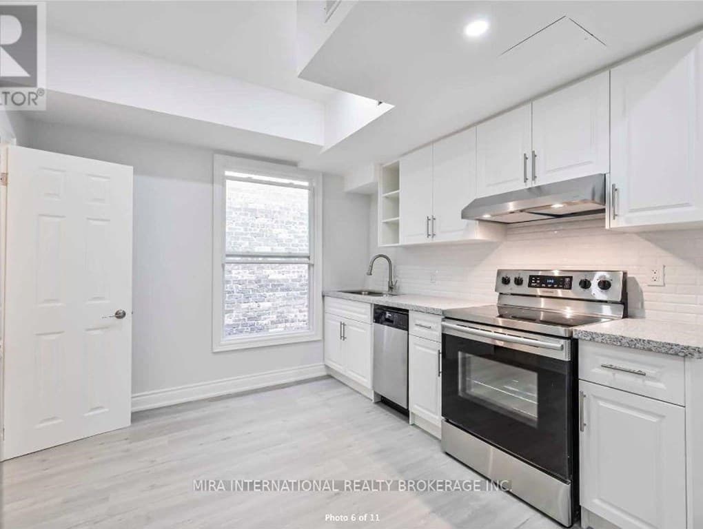 201 - 414 DUNDAS STREET E img-gallery0