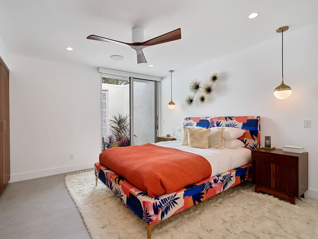  modren with  2 bed and a tv launch img-gallery2