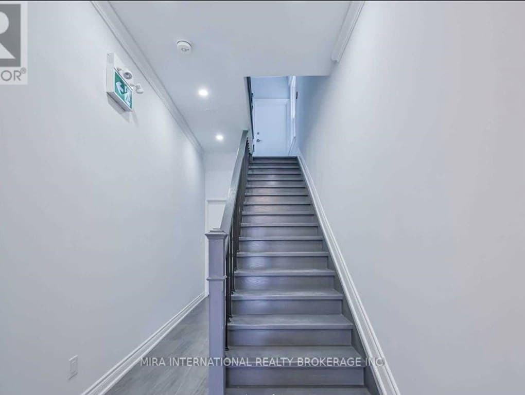 201 - 414 DUNDAS STREET E img-gallery7