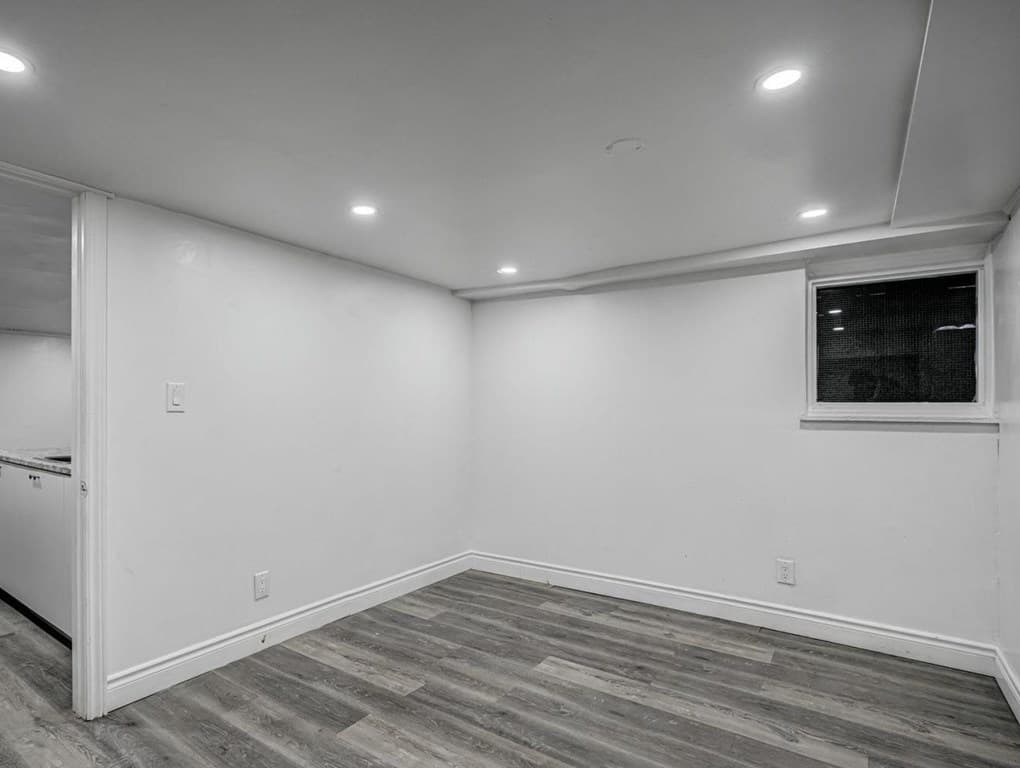 B2- 177 CARLTON STREET img-gallery8