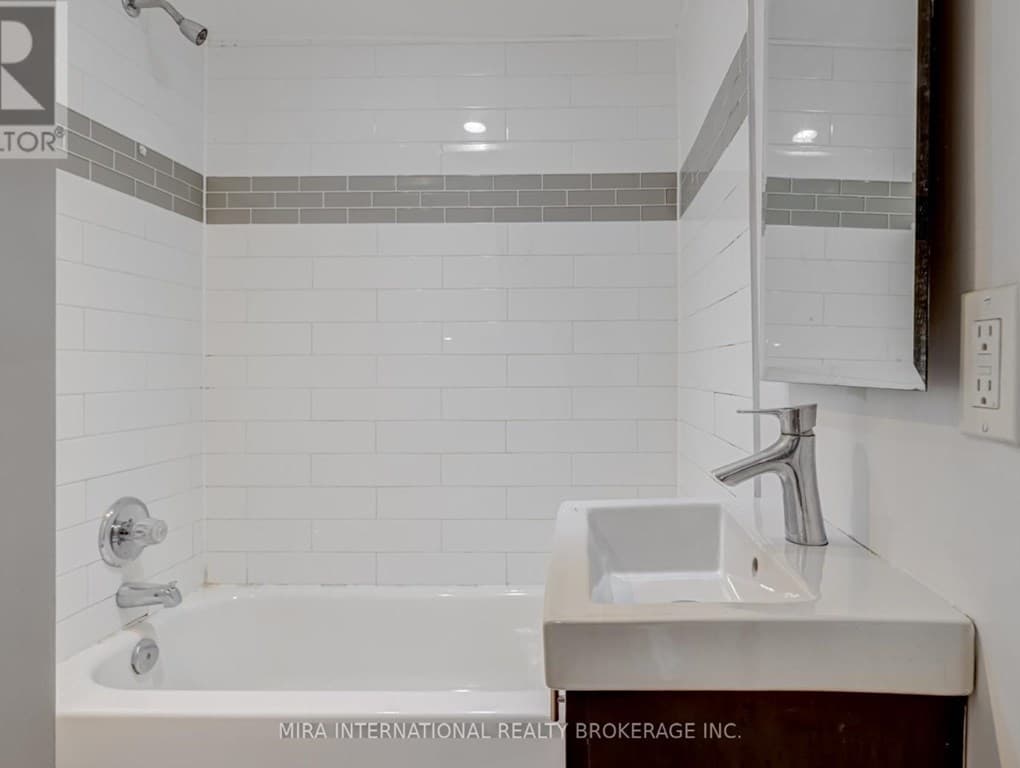 B3 - 11 LAXTON AVENUE img-gallery6