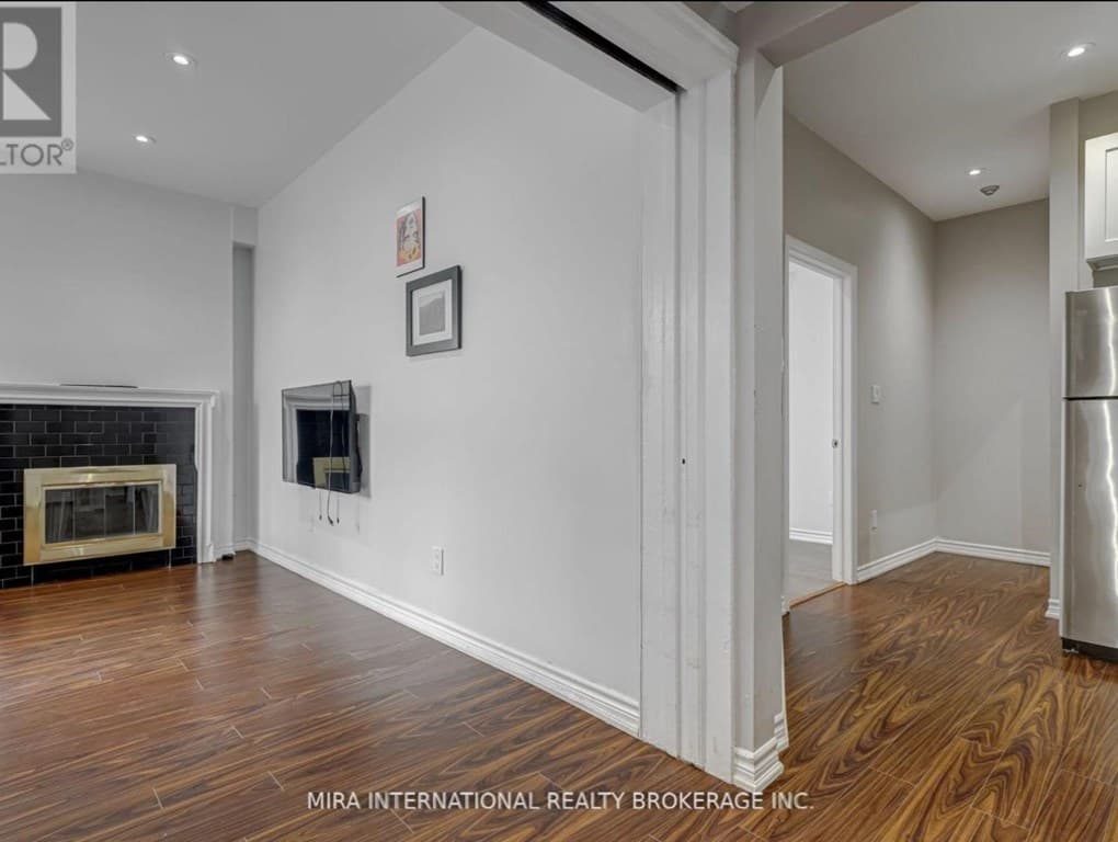 101 - 11 LAXTON AVENUE img-gallery1