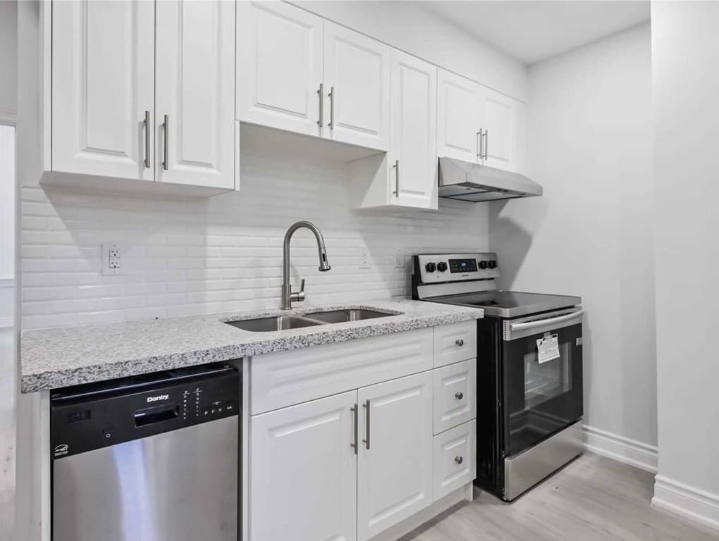 101 - 414 DUNDAS STREET E img-gallery3