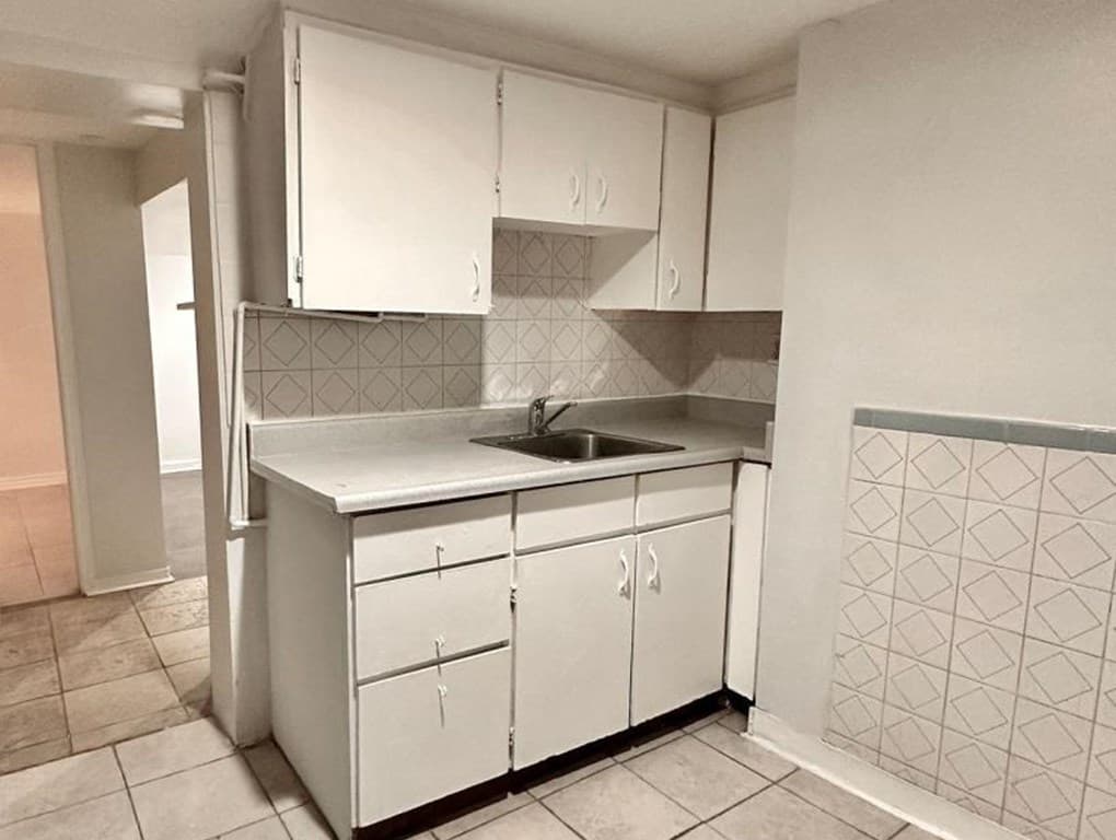 B2 - 60 BROCK AVENUE img-gallery2