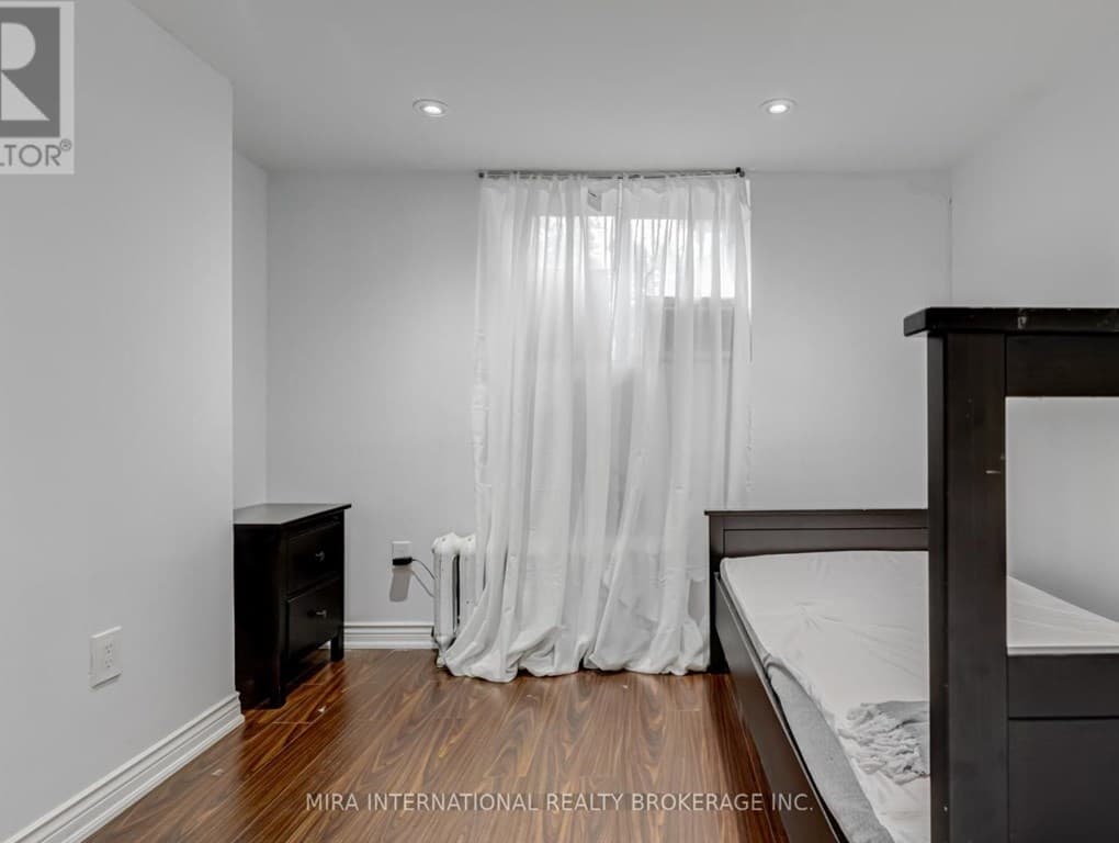 B3 - 11 LAXTON AVENUE img-gallery5