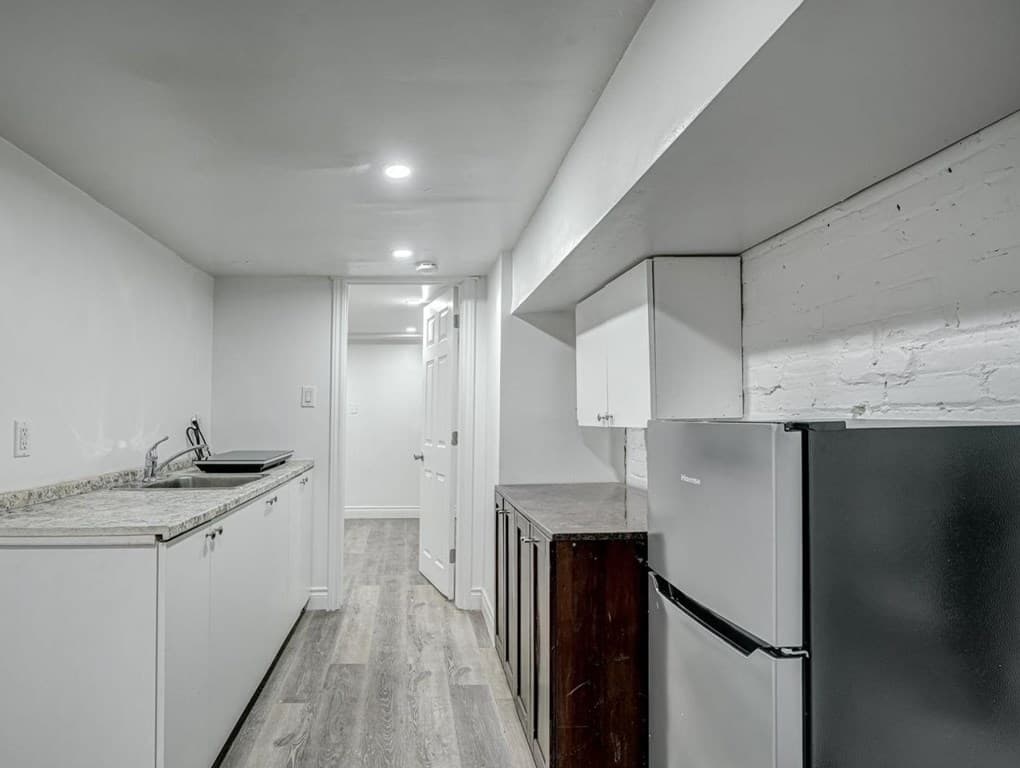 B2- 177 CARLTON STREET img-gallery5