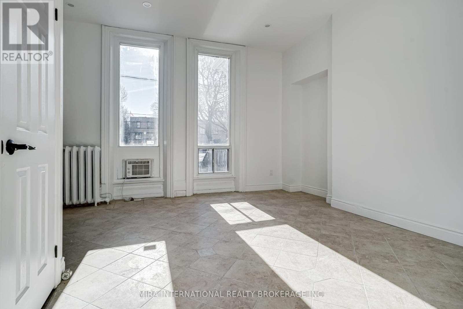 103 - 180 SHERBOURNE STREET — photo 2