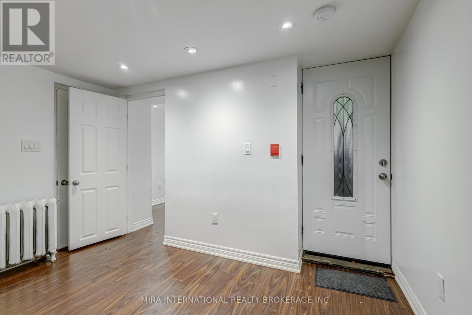 B3 - 11 LAXTON AVENUE — photo 3