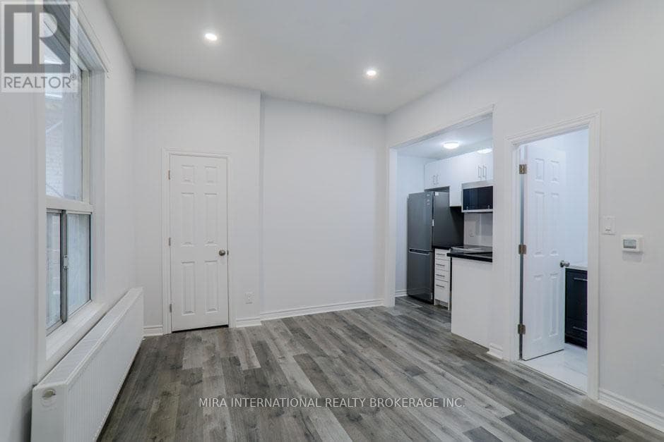 102 - 210 CARLTON STREET — photo 2