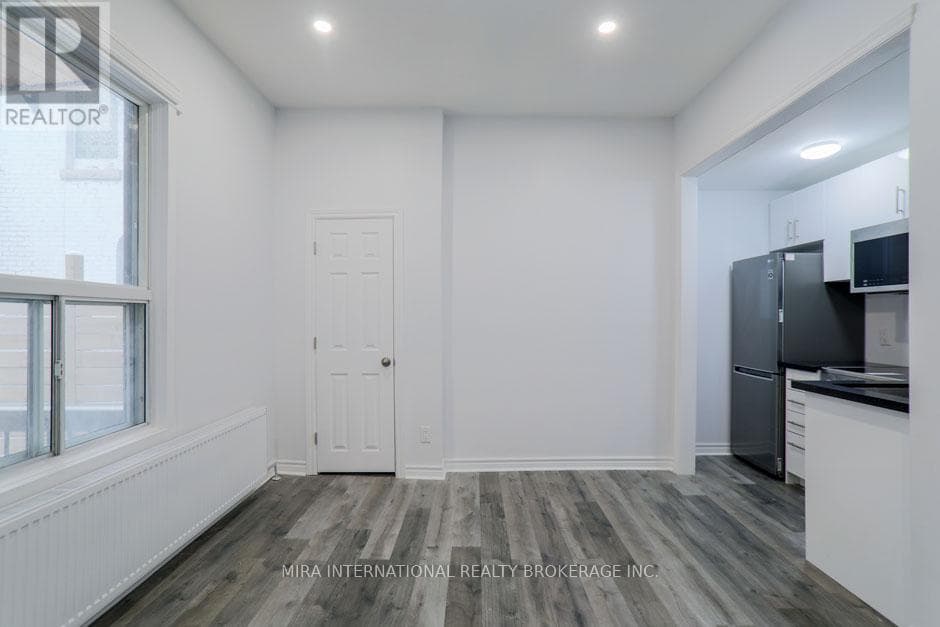 102 - 210 CARLTON STREET — photo 3