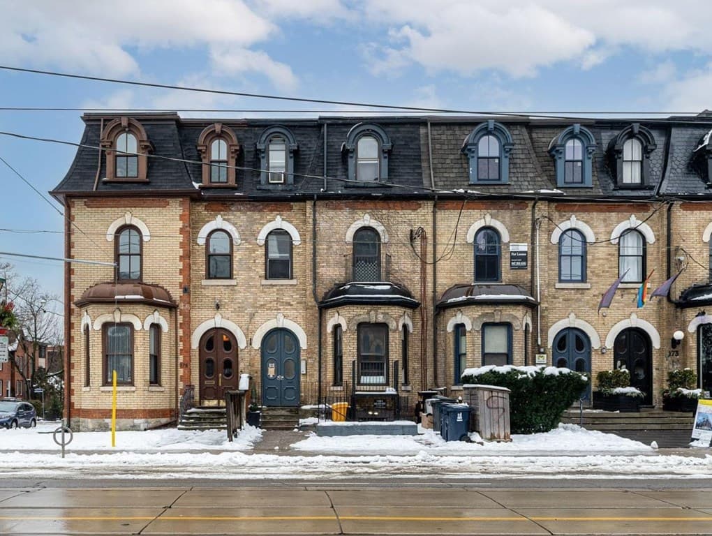 B2- 177 CARLTON STREET img