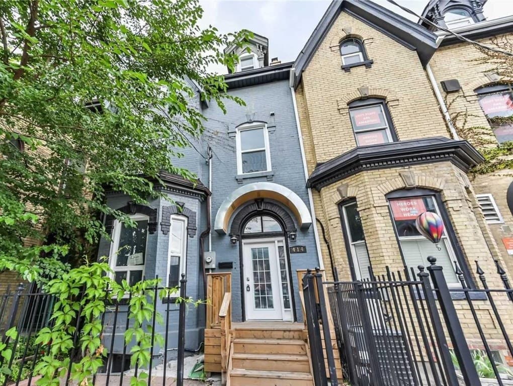 101 - 414 DUNDAS STREET E image no1 101 - 414 DUNDAS STREET E img-gallery1