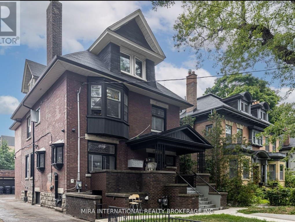 101 - 11 LAXTON AVENUE image no1 101 - 11 LAXTON AVENUE img-gallery1